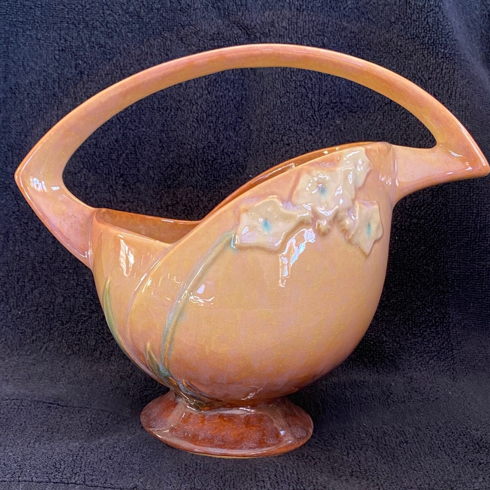 Vintage Roseville Pottery Wincraft Pattern 208-8 Amber Brown Handle Basket